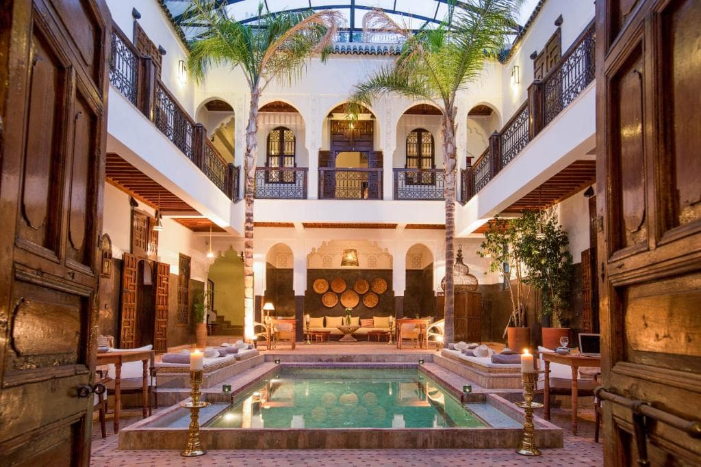 HOTEL & RIAD BOOKING